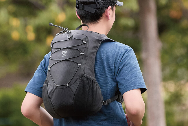 日本人設計で揺れ軽減 ランニングリュック「Fit-in Pack 10」発売