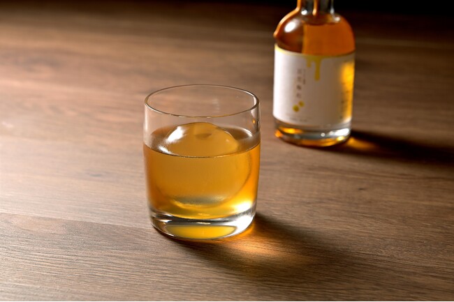 【新発売】神戸ポートピアホテルオリジナルはちみつ梅酒『百花梅和（ひゃっかうめなごみ）』　地域の恵みをつめ込んで―ホテルのはちみつと神戸市産ブドウのブランデーを配合した、神戸産梅酒