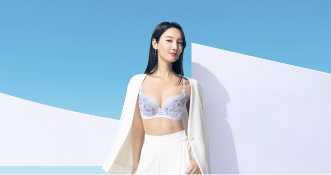 胸に、こころに、満ちるハリ上胸ふっくら「天使のブラ(R) 魔法のハリ感」夜のガーデンをイメージした2025年秋冬の新作が登場