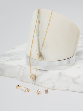 【PLUS VENDOME】ラボグロウンストーン"合成モアッサナイト"を用いたLABコレクションに、エメラルドカットを施したドリームサイズの新作が登場