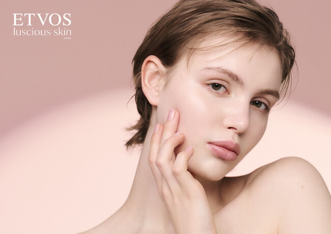 【ETVOS】ベースメイク「ラシャススキンシリーズ」から、ヘア&メイクアップアーティスト中野明海さん監修色のスキンケアベースや、素肌から輝きを放つ仕上がりを叶えるベースメイクアイテムが登場。
