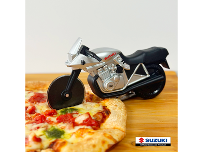 SUZUKI KATANA型 「ピザカッターナ」が「ノーティアムイオンモール白山店」で期間限定販売！