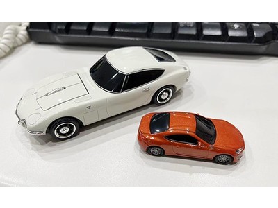 飾っておきたくなる！！手の平サイズでトヨタ 2000GT を再現した無線