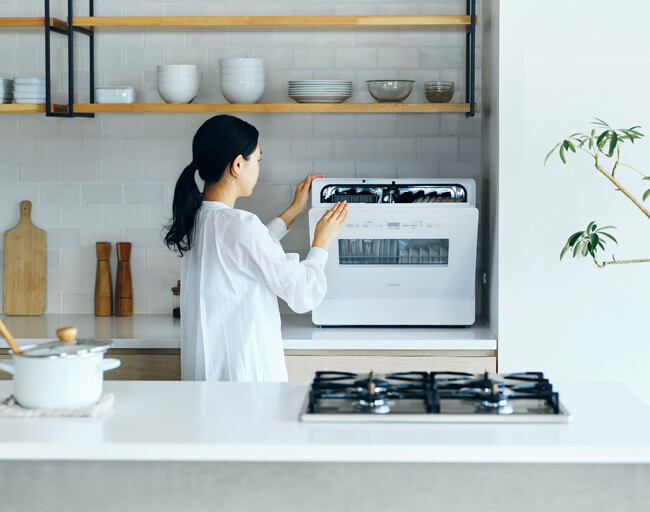 【食器点数増量&設置スペース20%削減】シロカ、自動給水式で給水の手間いらずの「食器洗い乾燥機」をリニューアル！