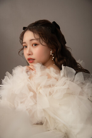 【new visual】ふわんふわんドレスでnewテイストな私。つい惹き込まれるウェディングフォトをお届け。