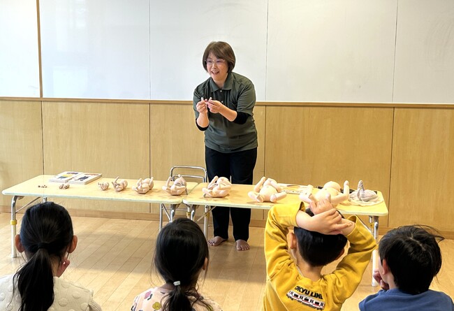 保護者の9割が「学校での性教育は必要」、「妊娠や出産」も含めた包括的な内容を求める声は7割近く(どろんこ会グループ)