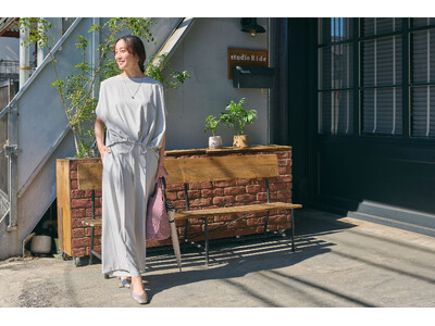 夏の装いに“さらてろ”の心地よさを。機能性と美しさを兼ね備えた新作ブラウス&パンツが新登場