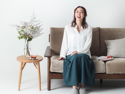 KEYUCAから、”雨のとき”も”家事のとき”も安心なツーマイルウェア「防汚撥水バンドカラーシャツ」「防汚撥水シャツワンピース」新登場