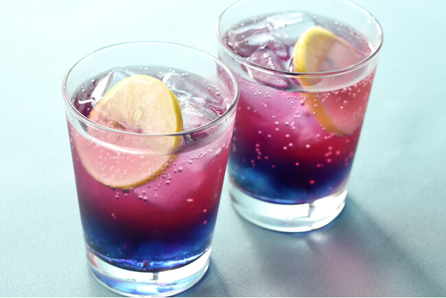 夕焼けを閉じ込めた、炭酸はじけるドリンク！レモンの風味が爽やかな「夏の夕焼けピンクスカッシュ」をフォレスティコーヒーにて７月３日(木)から発売