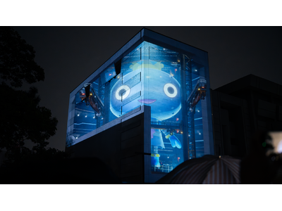 （株）スピードは、にしのみや市民祭り第50回開催・西宮市100周年記念特別イベントとしてプロジェクションマッピングを実施。西宮市ええもんひろめ大使の兵動大樹氏がメカみやたんに乗り込みタイムトラベル！