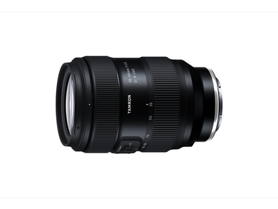 �|�P�b�g�T�C�Y�Ŋy���ށA�J�W���A���|�[�g���[�g����a�W���Y�[�������Y35-100mm F/2.8 Di III VXD (Model A078)