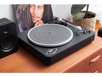 サステナブルオーディオブランドHouse of Marleyの人気商品、STIR IT UP WIRELESS & GET TOGETHER DUOより「BLACK BUNDLE」が新登場