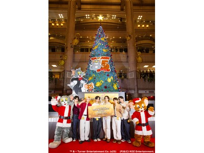 メインツリー「Tom and Jerry MUSIC TREE」点灯式に韓国の6人組ボーイグループ「BOYNEXTDOOR」が登場！