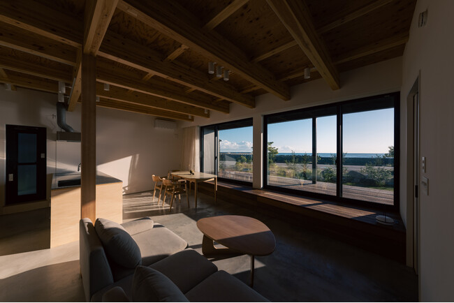 地域の暮らしを感じる第三の居場所　富山県氷見市・福岡県糸島市に絶景一棟貸し宿泊施設が誕生