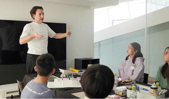 プレスリリース「ＦＩＦ×CURIOSITY 「デザインの世界に触れてみよう 2026」スマホの光をデザインしよう｜ランプシェード作り」のイメージ画像