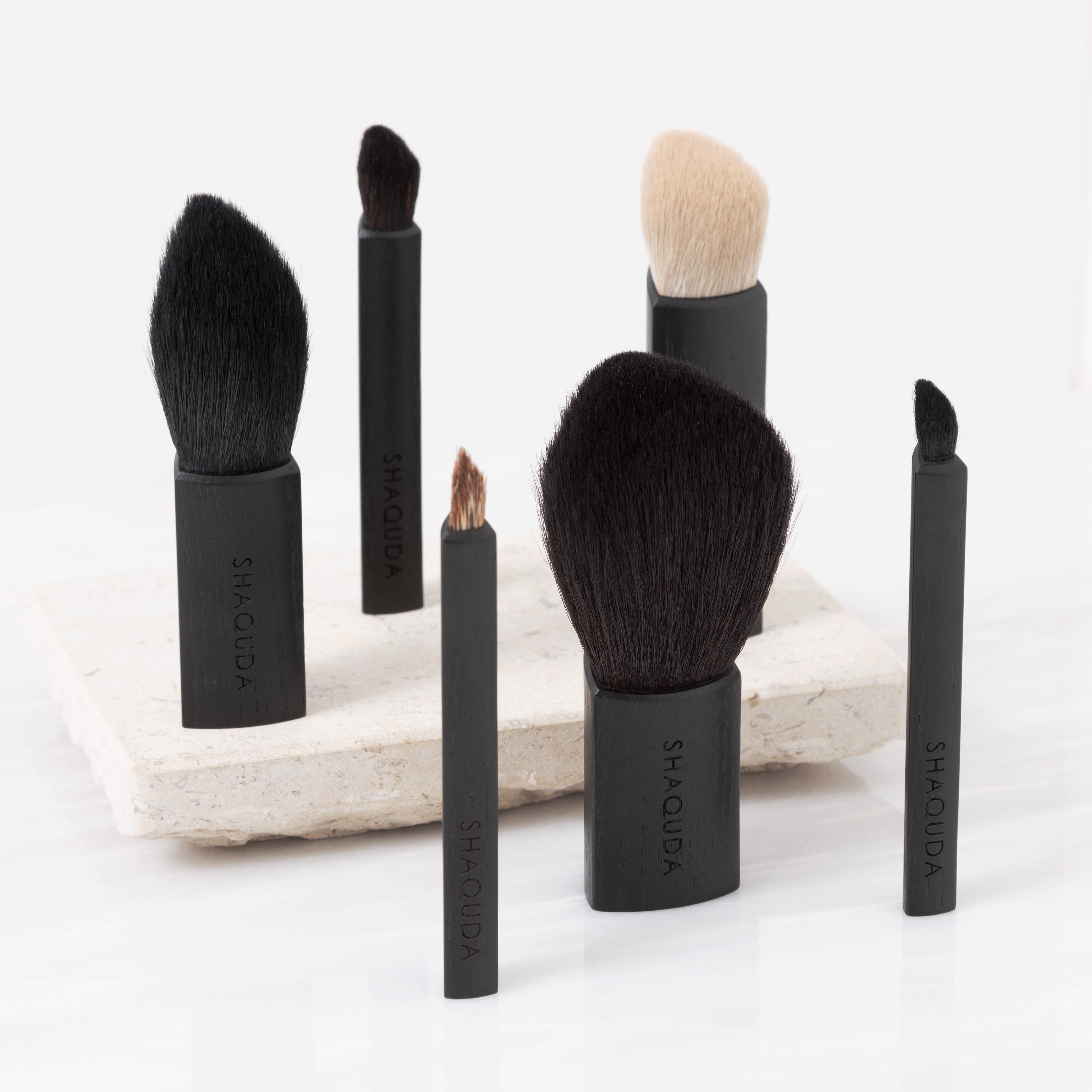 SHAQUDA・コンパクトメイクアップブラッシュに新商品を追加。４月３０日に全国発売いたします