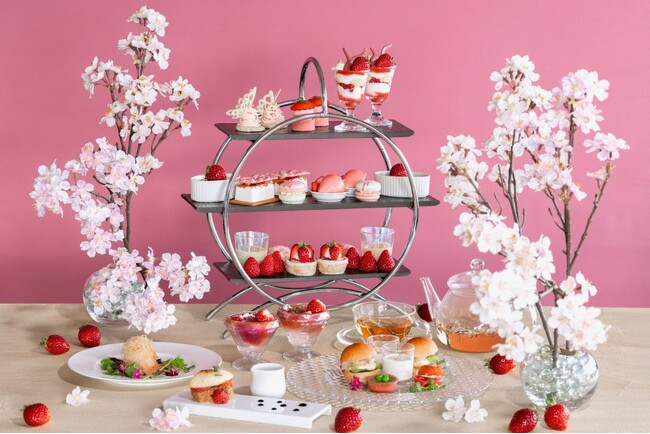 【４種の国産苺を食べ比べ】Quattro Strawberry Afternoon Tea Set ～春めくストロベリー～