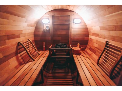 サウナ付き民泊を新しいスタンダードに｜伊勢志摩「Small Resort 志摩」に絶景バレルサウナ誕生