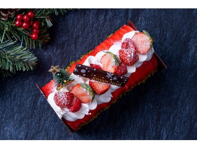 聖なる夜を可憐に彩る“艶やかな赤”をまとったケーキが登場「クリスマスケーキ＆シュトーレン2021」