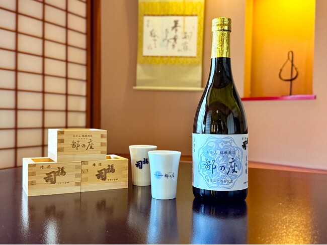 【限定酒】北海道・釧路　福司酒造　大吟醸　鶴雅「鄙の座」20周年記念ボトル d44417-90-eaab4c24bb4bbc77773e