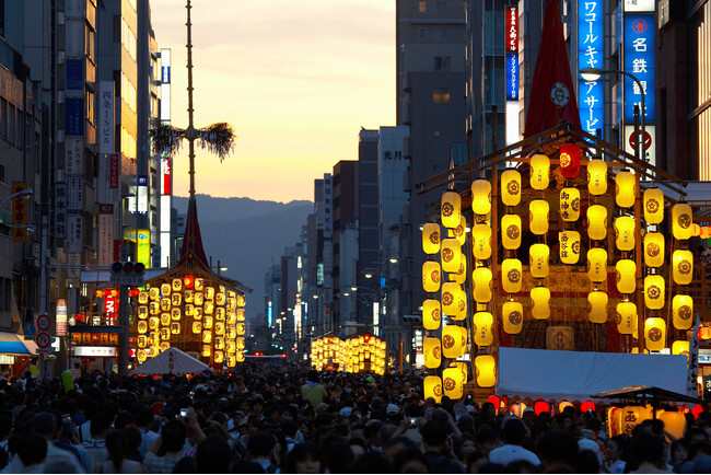 京都・四条室町で、祇園祭の宵山を涼しく優雅に愉しむ会員限定ラウンジをオープン