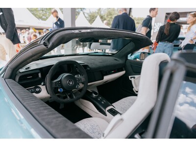 ALCANTARAを内装に採用した新型モデルがGoodwood Festival of Speed 20...