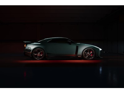 イタルデザインによる日産 GT-R 50にアルカンターラのインテリア登場