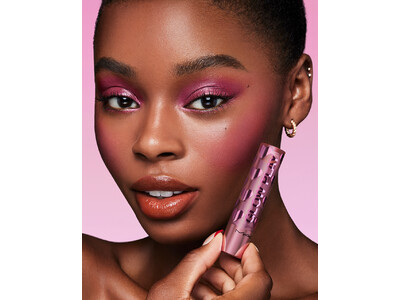 【M・A・C】バレンタインギフトに最適なコレクションが ハート柄のスペシャルデコパッケージで登場！