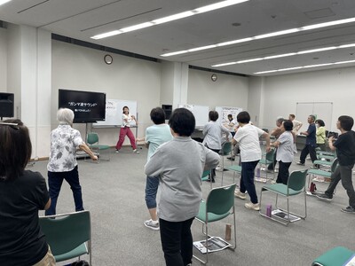 【大府市×ヤマハ音楽振興会×ピクシーダストテクノロジーズ】ガンマ波サウンド(TM)と音楽体操を組み合わせた「まちかどエクササイズ」体験会を愛知県大府市で開催