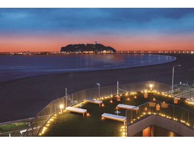 HOTEL AO KAMAKURAのガーデンテラスで、江ノ島シーキャンドルを眺めながら味わうイタリアンブッフェ。サンセットを臨む絶景ビアガーデンを開催！