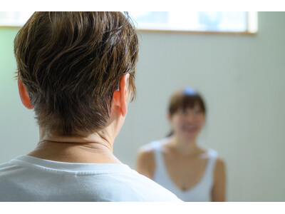 コミュニケーションヨガで「きこえ」と「心身の調和」を体験