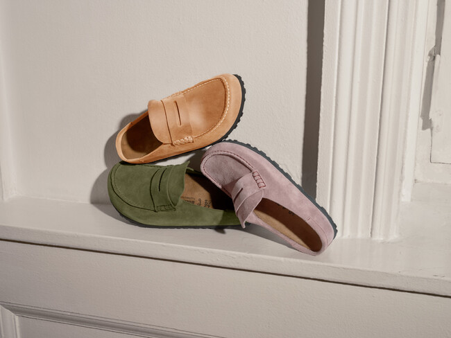 BIRKENSTOCKの秋冬コレクションより、フットウェアの四つの名品が新しいカラーを纏って登場。