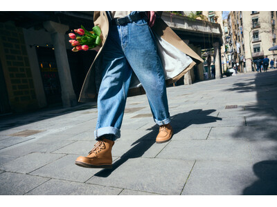 秋冬のスタイルと卓越した機能を融合した、BIRKENSTOCKのブーツが今年も到着。DEEP BLUE FOOTBED を備えた新作も登場。