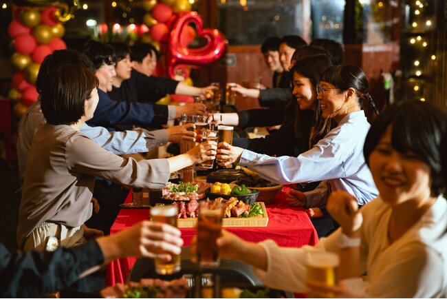 【愛知県名古屋市】15名以上の団体BBQに、プロカメラマンが無料で来てくれる。屋内で雨の心配なし・最大100名様受付｜ウッドデザインパーク野並店