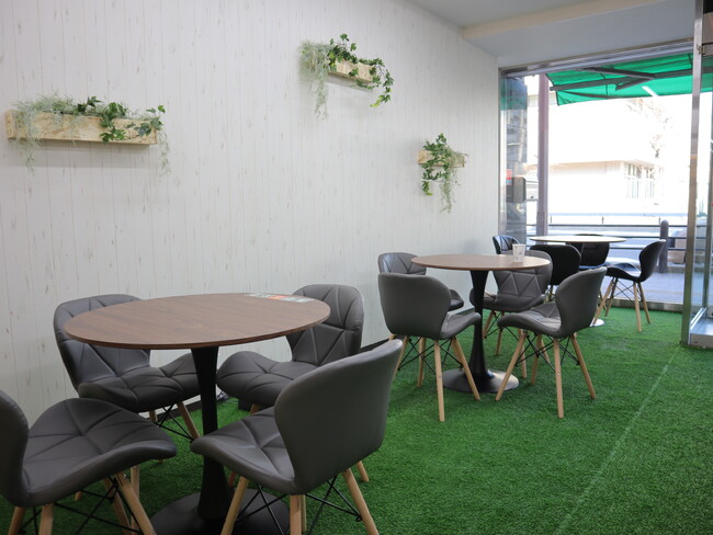 【大阪・守口市・太子橋】セルフカフェ太子橋店は専用ブース完備♪面接やミーティングなどで使える3名ブースと作業に集中したい方に最適な１名用ブース/高速Wi-Fi/電源完備の無人カフェ/