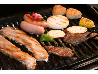 【名古屋・野並】ファミリー歓迎＆最大100名の団体利用も可能なウッドデザインパーク野並店で“飲み放題付き屋内持ち込みBBQ”を開始しました。