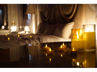 【愛知・知多半島】冬季限定｜夜の客室を“光のラウンジ”へキャンドルが織りなすクリスマス特別オプション「Candle Night Glow Room」提供開始！ホテル：ウッドデザインパーク野間