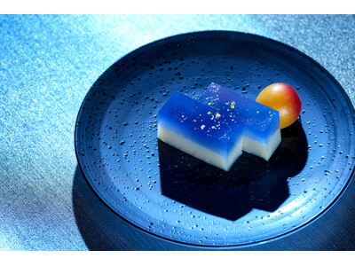 梅酒カクテル専門店「The CHOYA（ザ チョーヤ）銀座BAR」星舞う夜空をイメージした羊羹と満月を表現した完熟梅の甘露煮を一皿に、初の和菓子「梅桃乃羊羹 星空と月あかり」を10月6日新発売！