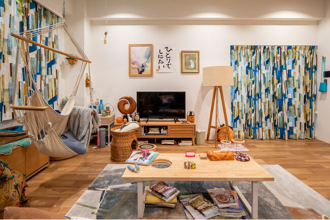 6月スタートのNHK土曜ドラマ『ひとりでしにたい』にKANADEMONOが美術協力をしました。