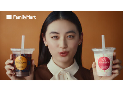 濃厚なフラッペに「夢中～」な八木さんの表情にご注目！「ゴディバ監修チョコレートフラッペ」「ゴディバ監修ホ...