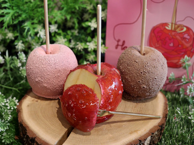 【りんごなのにいちご味？】常に行列の本格りんご飴専門店「代官山Candy apple」が2月9日（水）からジェイアール名古屋タカシマヤにて1週間限定オープン！新作ストロベリーチョコを含むセットを販売。