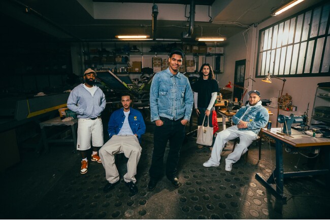 Levi’s(R)が、サッカーの世界最大の舞台に向けてフランスサッカー連盟とのコレクションを発表