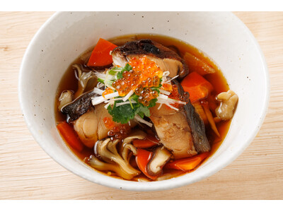 大相撲の“大波3兄弟”の両親が営む人気店「若葉山」監修「天然アラスカ産銀だらの若葉山しょうゆちゃんこ鍋」