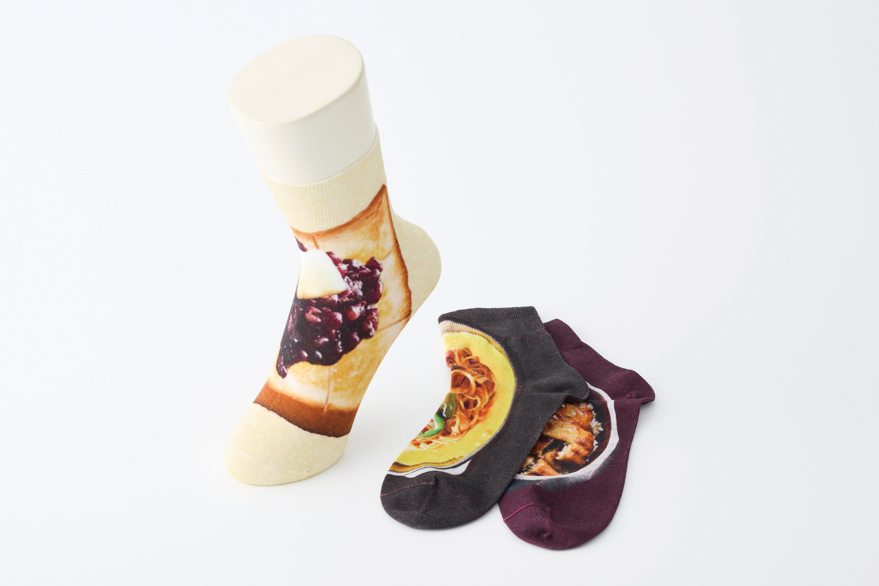 【名古屋タカシマヤ】＜タビオ＞から、”小倉トースト”や”鉄板ナポリタン”など名古屋めしをモチーフにした靴下が新登場！