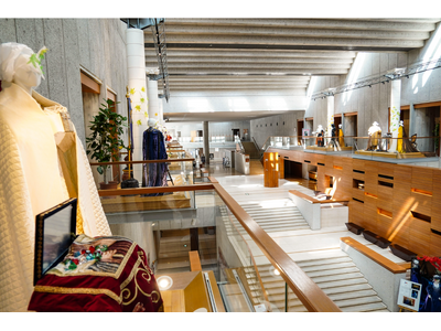 【新国立劇場】＜初台アート・ロフト＞舞台衣裳展『うつろい―Utsuroi―』開催中