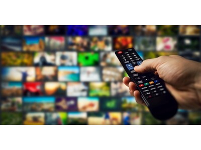 最近の地上波テレビ 60代は番組のマンネリ化に憂い　3人に1人はスマホやPCをいじりながらの「ながら見」