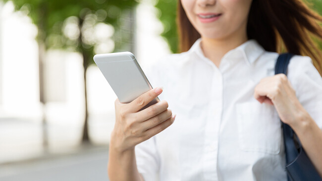 ながらスマホは「退屈しのぎ」と「無意識の習慣」から　「罪悪感は感じていない」が経験者の6割