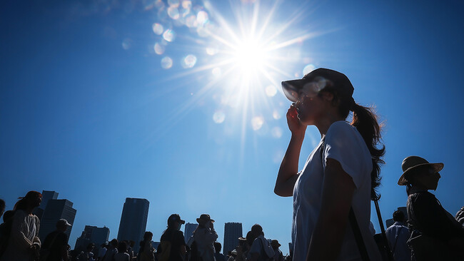 猛暑の休日、お出かけは「朝のうちに」が4割　外出しないことは「涼しくて快適」「心身を休めるよい機会」と肯定的