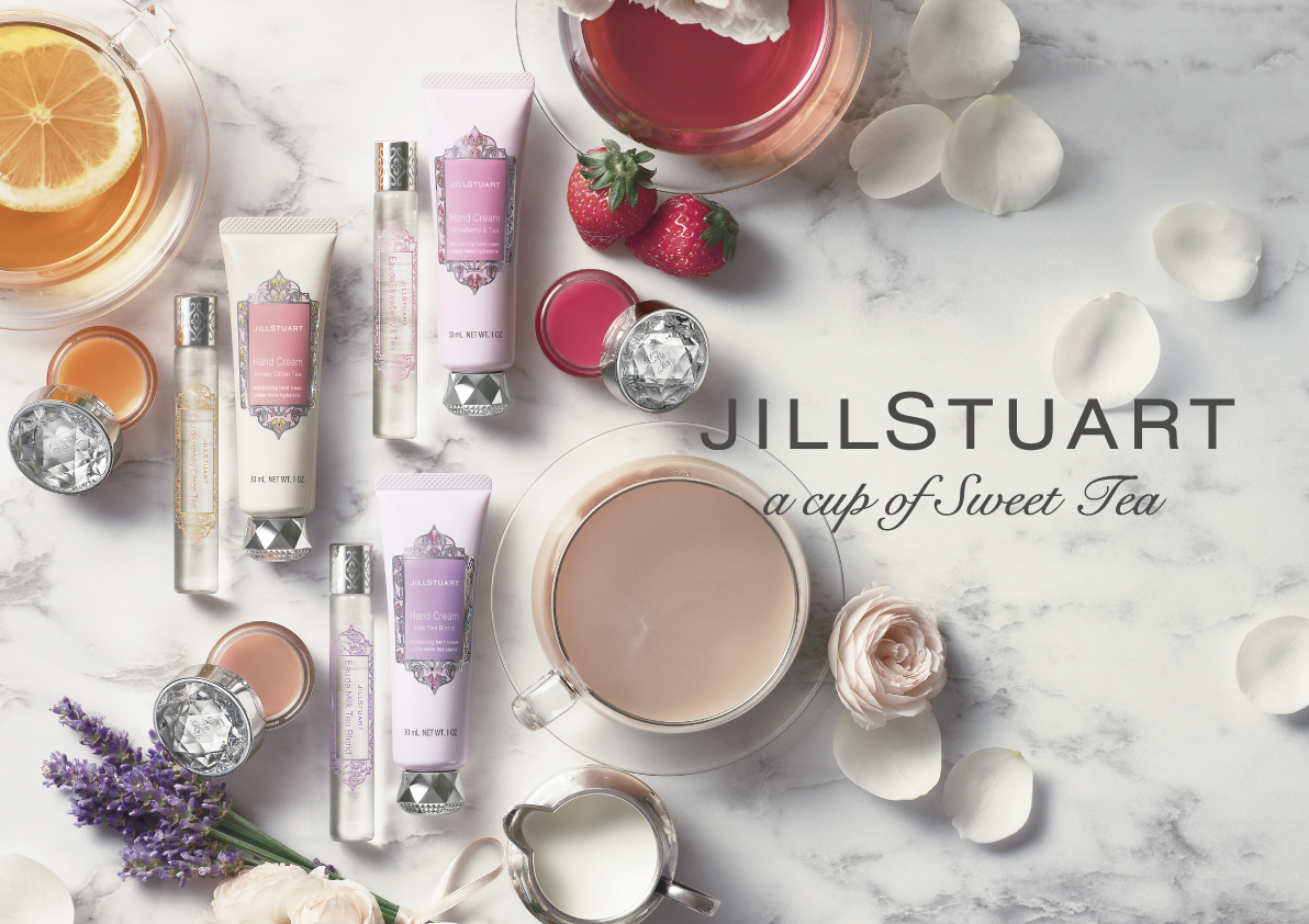 【ジルスチュアート　ビューティ】限定アイテムとして好評のミルクティーの香りを始めとする、個性豊かな3種類の紅茶の香りが定番ラインアップに仲間入り。