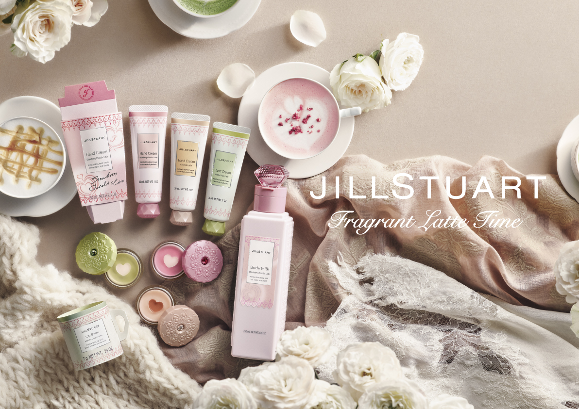 【ジルスチュアート　ビューティ】心安らぐ甘い香りが広がる”ラテコレクション”が登場。まろやかなラテの香りにほっとひと息つきながら、すみずみまでうるおいで包み込んで。